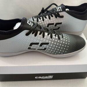 Capelli Sport Indoor Soccer Cleats. Black and Silver Men's Size 7.5